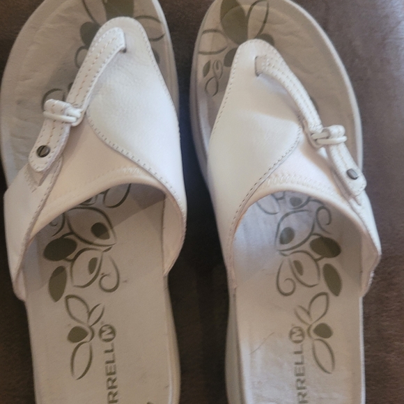 Merrell Sandals! - Picture 2 of 4